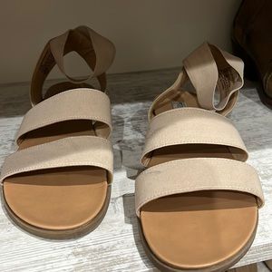 Steve Madden sandal